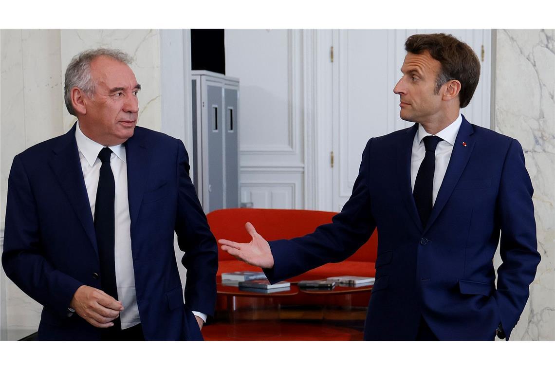 Vertrauensfrage: Sturz mit Ansage für Frankreichs Regierung? Erst im Dezember hatte Präsident Macron François Bayrou zum Premierminister ernannt - nun steht seine Regierung vor dem Aus. (Archivbild)