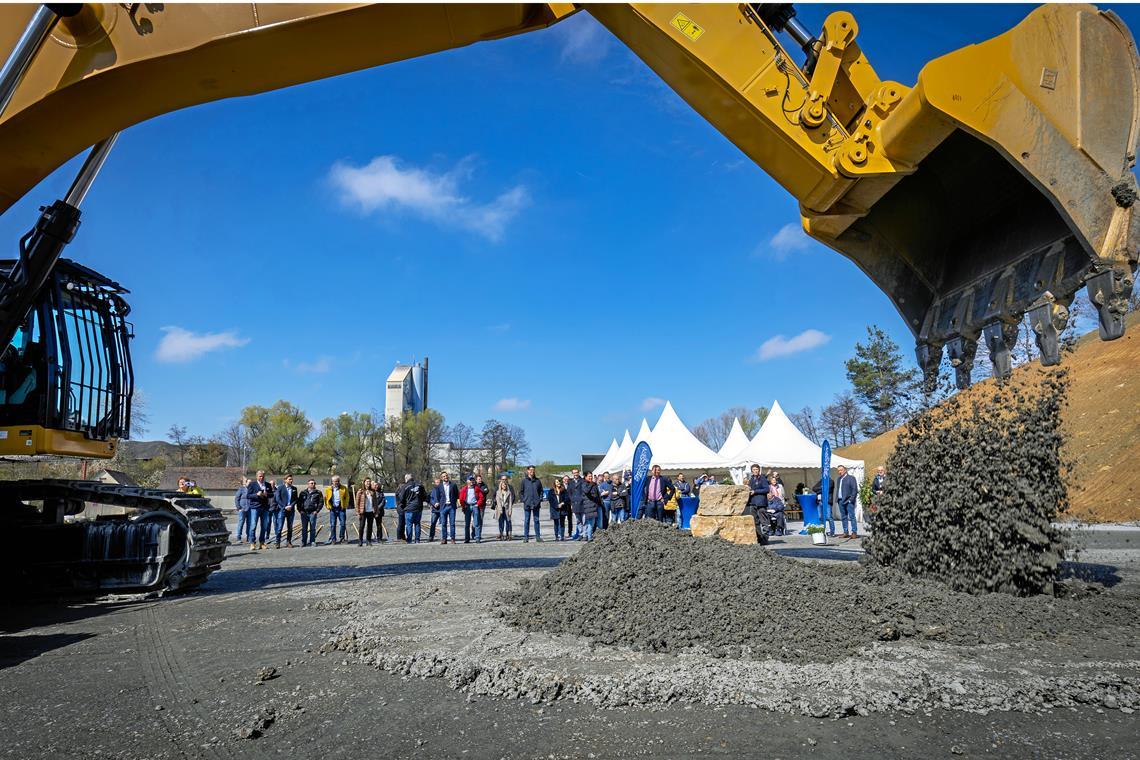 Lukas Gläser übernimmt die Marbacher Firma Stickel Erst im Sommer setzte Lukas Gläser den Spatenstich für das neue Schotterwerk Kirchberg-Zwingelhausen, nun macht das Unternehmen einen weiteren großen Schritt. Foto: Alexander Becher