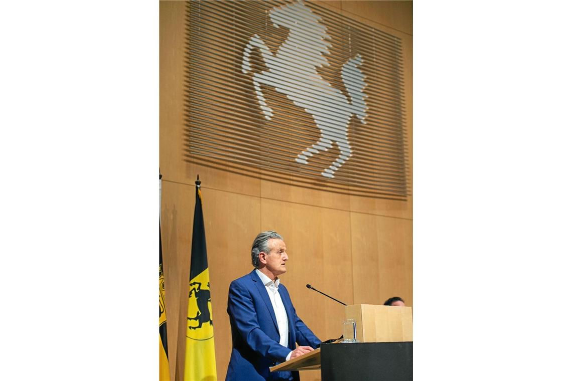 Erste Rede im Stuttgarter Rathaus nach der Bekanntgabe des Wahlsiegs im November...