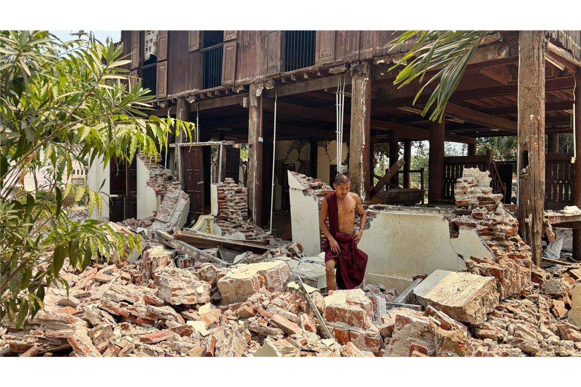 Zahlreiche Opfer in Myanmars Hauptstadt Ersten Berichten zufolge sollen dort eine Brücke und Gebäude einstürzen sein,