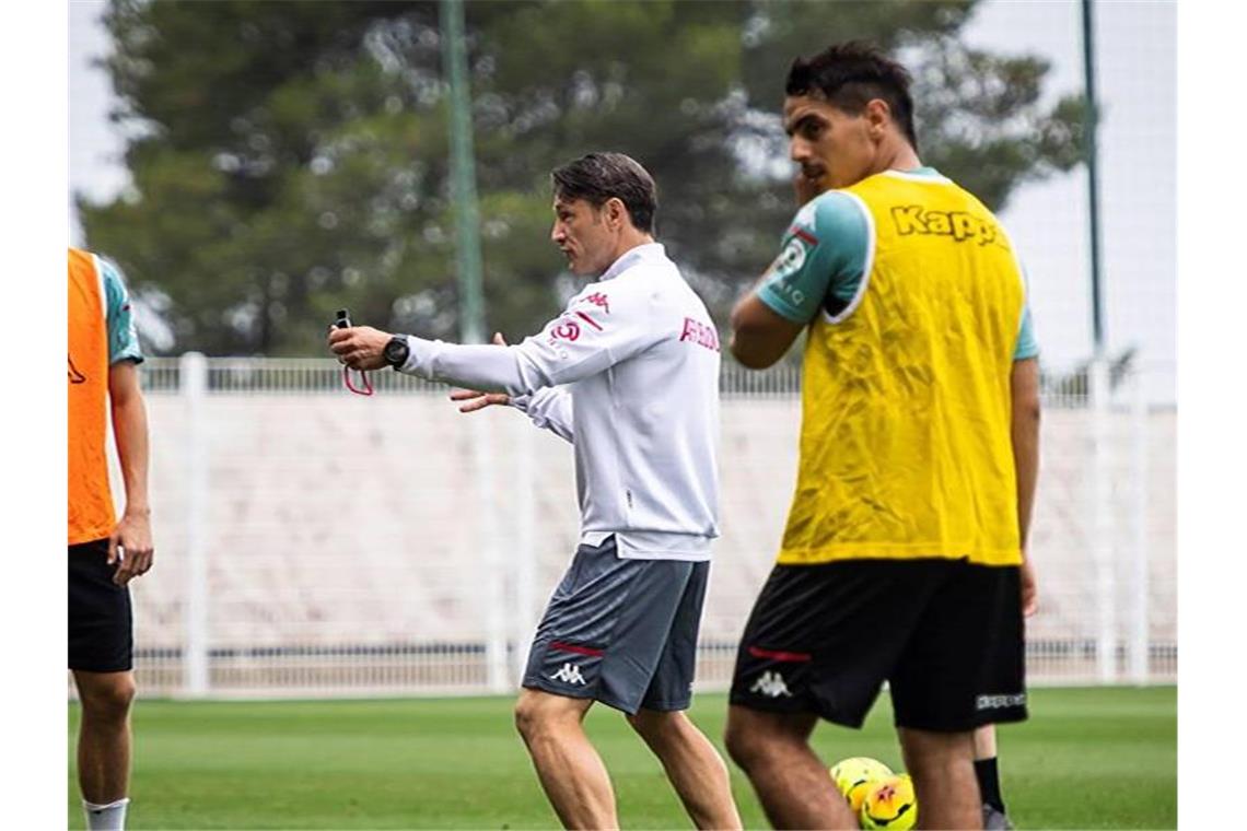 Erster Arbeitstag: Niko Kovac (M) bei seinem Dienstbeginn bei der AS Monaco. Foto: Franckie Tourdre/asmonaco/dpa