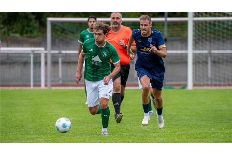 Erster Kratzer im Lack: Nach zuvor zwei Siegen unterlagen Niko Klein (li.) und die SpVgg Holzgerlingen mit 0:1 gegen Lukas Zweigle (re.) und den TV Darmsheim.