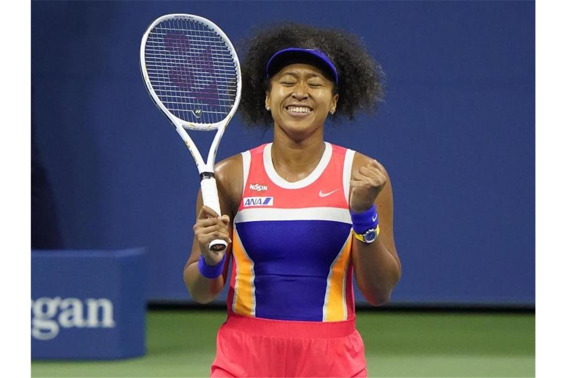 Erster Matchball sitzt: Naomi Osaka jubelt nach ihrem Finaleinzug. Foto: Frank Franklin II/AP/dpa