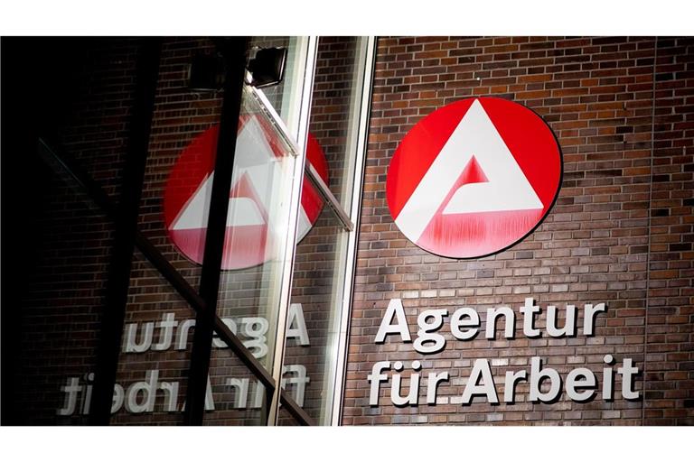 Erstmals seit 2015 sind mehr als drei Millionen Menschen in Deutschland arbeitslos (Symbolbild).