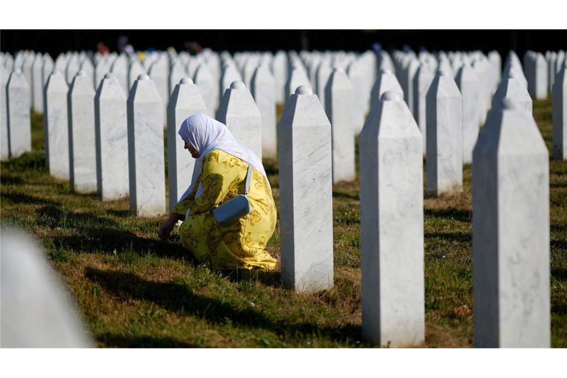 Gedenktag für Opfer von Srebrenica – AfD-Eklat im Bundestag Erstmals wurde das Massaker von Srebrenica als Internationaler Gedenktag begangen.