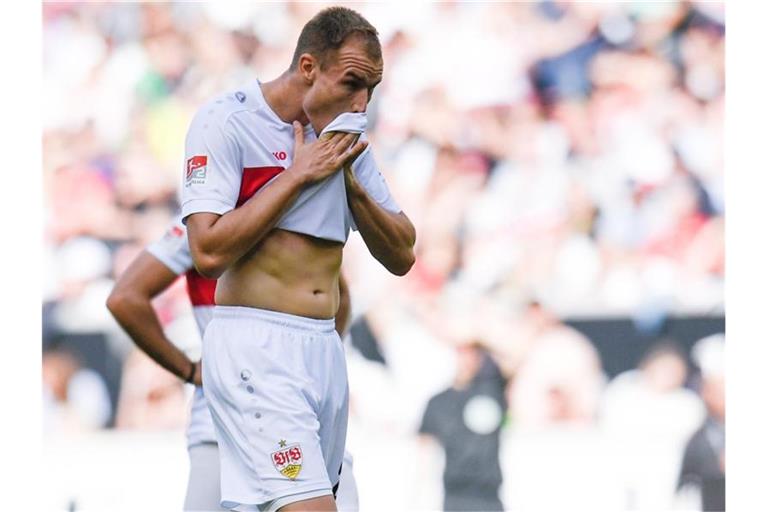 Erwies seinem Team einen Bärendienst: Stuttgarts Verteidiger Holger Badstuber. Foto: Tom Weller/dpa