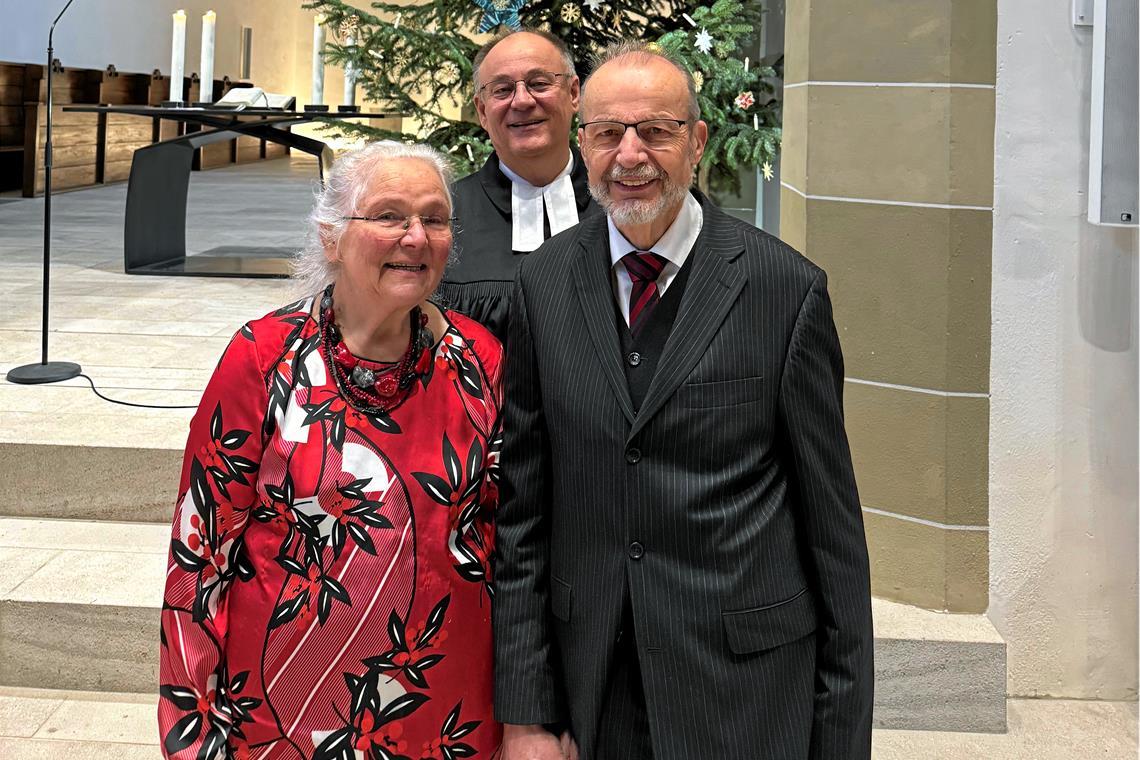 Erwin und Dorothea Häcker feiern ihre goldene Hochzeit an dem Ort, an dem sie sich vor 50Jahren das Jawort gegeben hatten – der Backnanger Stiftskirche. Foto: privat