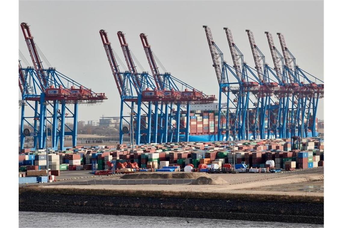 Es geht voran, auch wenn beim Export das Vorkrisen-Niveau noch nicht erreicht ist. Foto: Georg Wendt/dpa