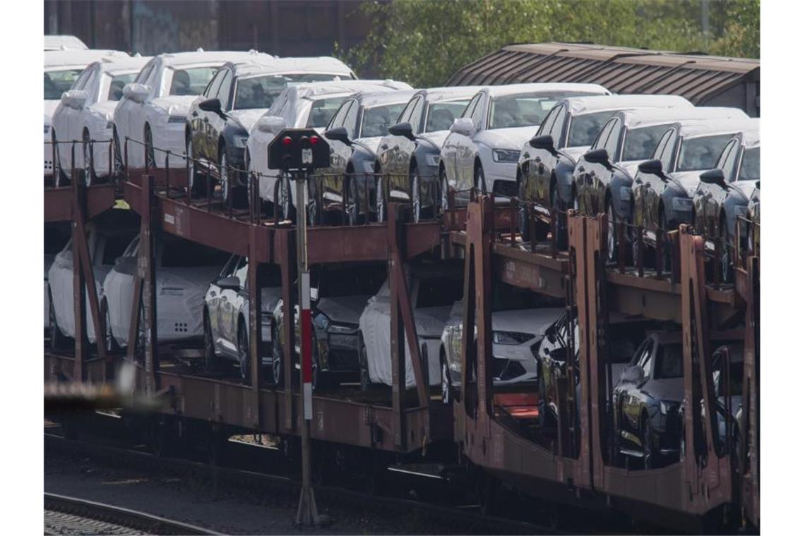 Deutsche Autobauer starten wieder durch Es geht voran. Foto: Julian Stratenschulte/dpa