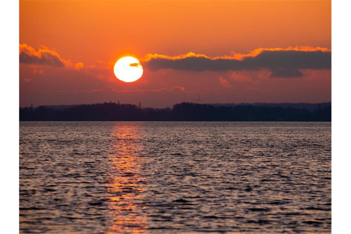 2020 war deutlich zu warm Es ist das zehnte Jahr in Folge, in dem die Durchschnittstemperatur das vieljährige Mittel übertraf. Foto: Moritz Frankenberg/dpa