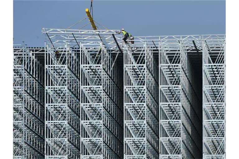 Es ist der erste Anstieg des ifo-Geschäftsklimaindex nach fünf Rückgängen in Folge. Foto: Martin Schutt