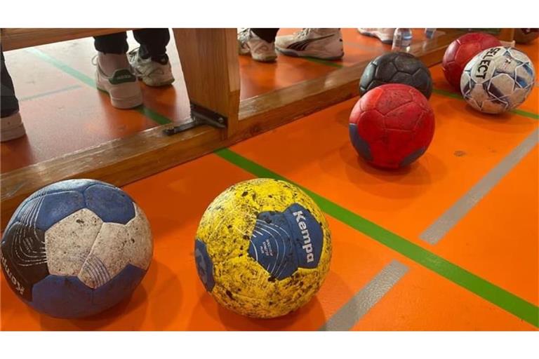 Es ist einiges los in den Handballhallen.