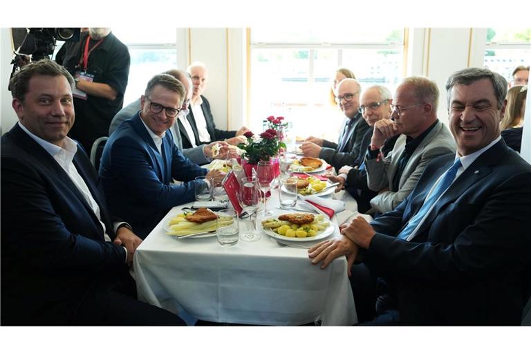 Es ist erst das zweite Mal, dass die Koalitionspartner zu einer SPD-Spargelfahrt eingeladen wurden.