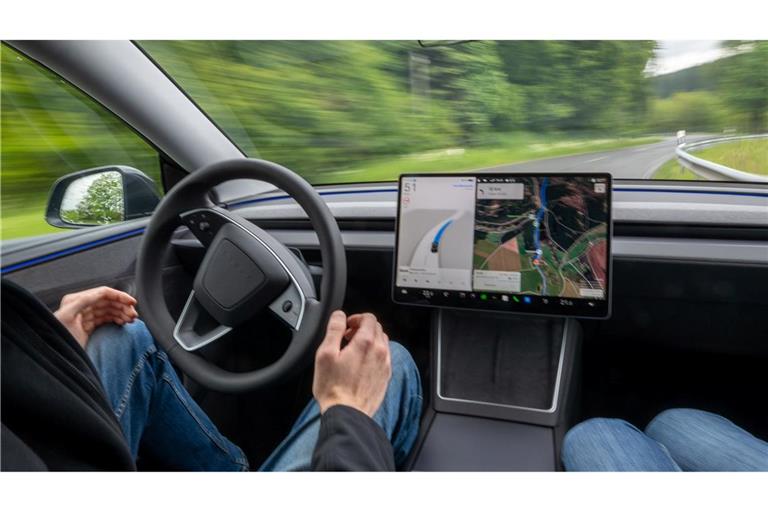 Es ist in Europa das erste Shuttle-Projekt, bei dem Teslas mit der Software "Full Self-Driving (Überwacht)" fahren (Archivbild)