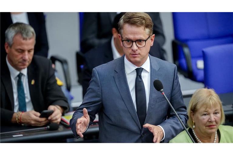 Es ist und bleibt ein Sparpaket. Gesundheitsminister Carsten Linnemann (CDU) kann die Änderungen in der Pflegeversicherung durch das Kabinett bringen.