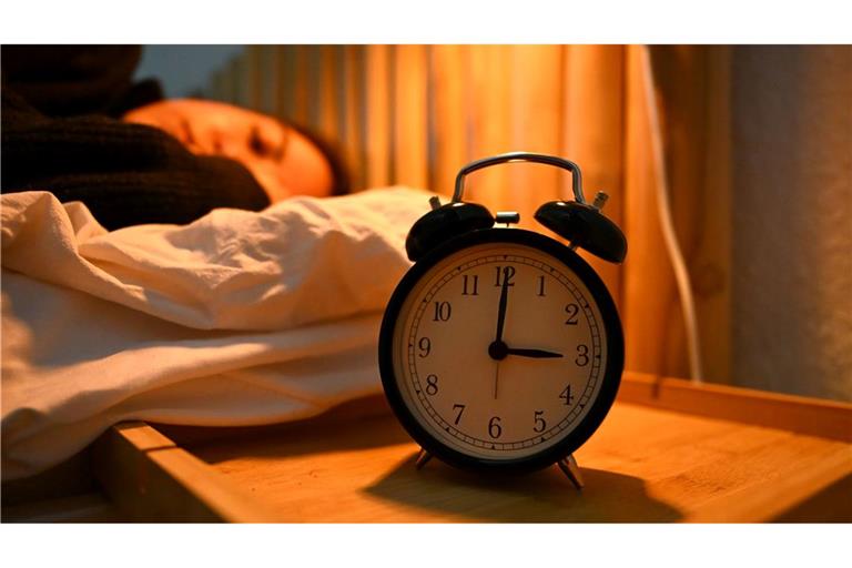 Es ist wieder so weit: Die Sommerzeit beginnt in der Nacht zu Sonntag. (Symbolbild)