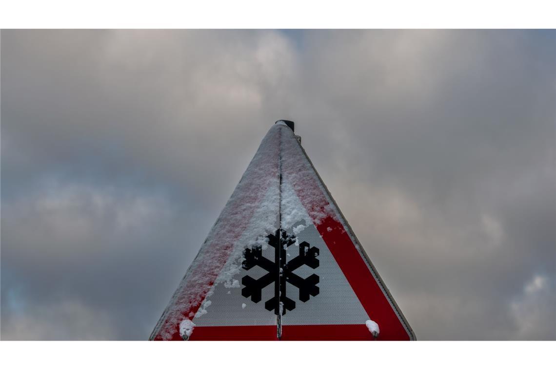 Es kam zu mehrere Unfällen aufgrund der Glätte. (Symbolbild)