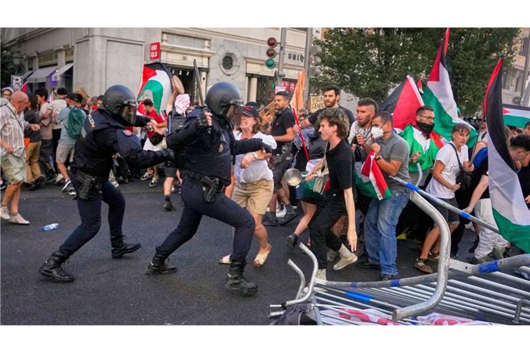 Es kam zu Zusammenstößen zwischen Polizei und Demonstranten.