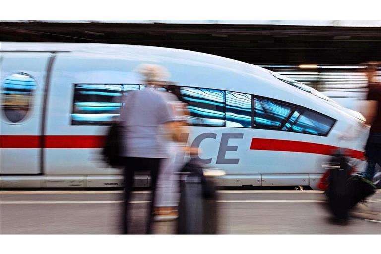 Es kommt vermutlich den ganzen Tag zu Einschränkungen im Zugverkehr. (Symbolbild)