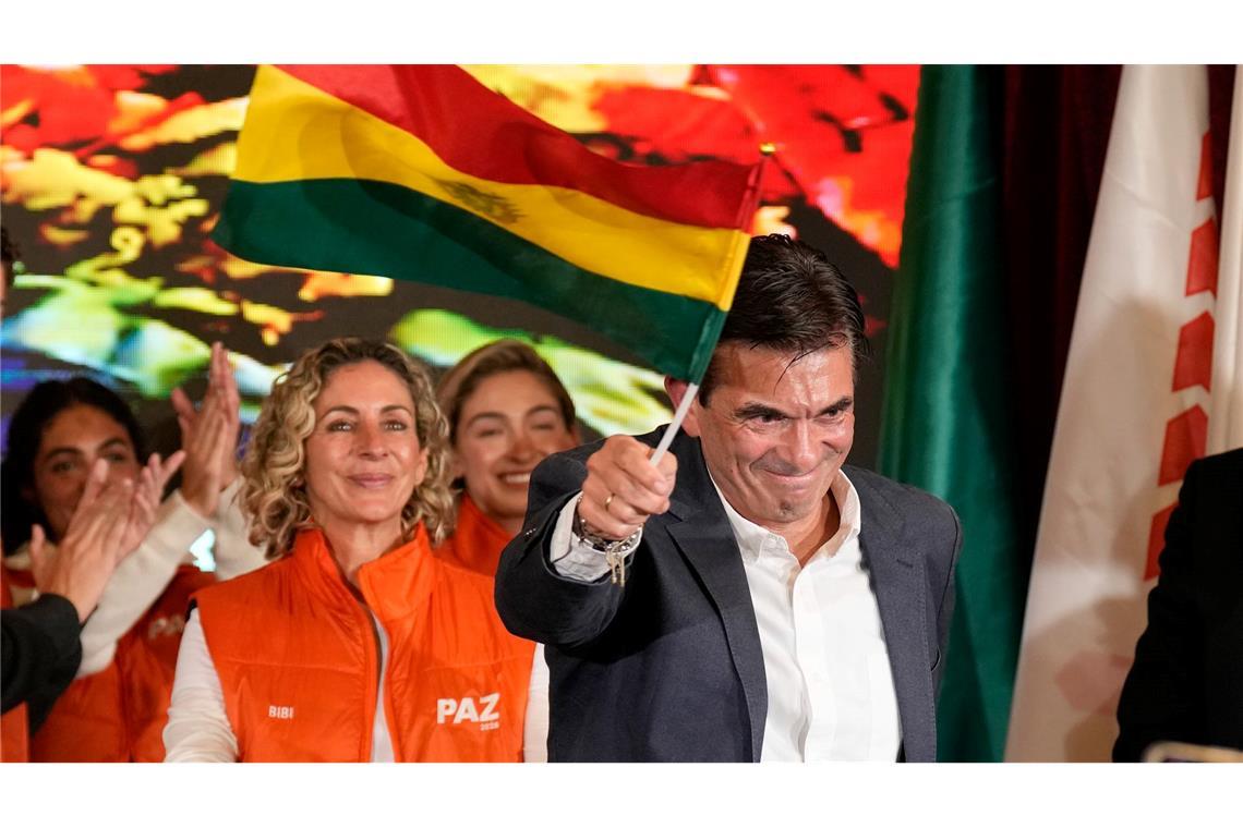 Ende der linken Ära in Bolivien: Paz gewinnt Präsidentenwahl "Es lebe das Vaterland, verdammt noch mal!", rief Paz der Menge zu.
