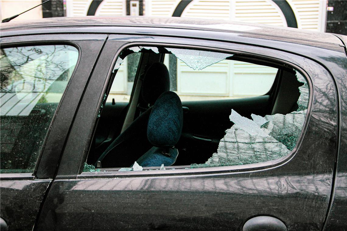 Scheiben an Autos in Backnang und Kirchberg an der Murr beschädigt Es sind in beiden Fällen Sachschaden in Höhe von mehreren hundert Euro entstanden. Symbolfoto: Unsplash/Ali Aliakbari