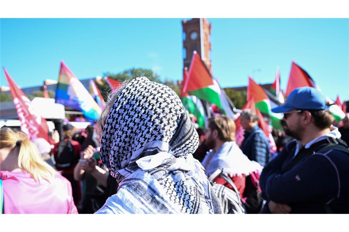 Es waren viele palästinensische Fahnen zu sehen.