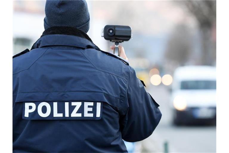 Es wird geblitzt (Archivbild). Foto: Angelika Warmuth/dpa