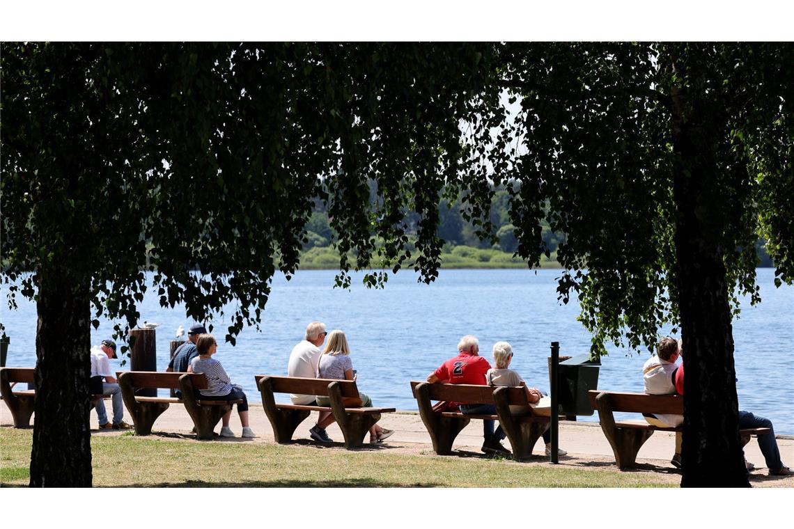 „Störungsfreies Sommerwetter“ im Land – bis zu 37 Grad Es wird heiß am Wochenende in Baden-Württemberg (Symbolbild).