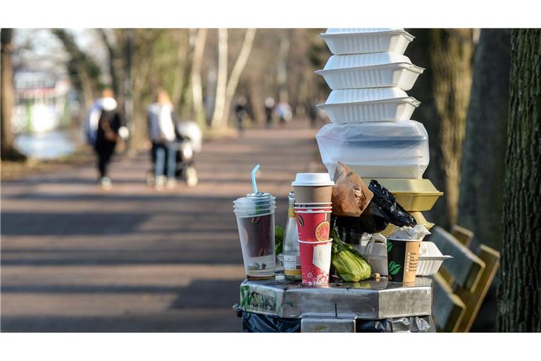 Es wird immer noch zu viel Einweg-Plastik produziert und verwendet. (Archivbild)
