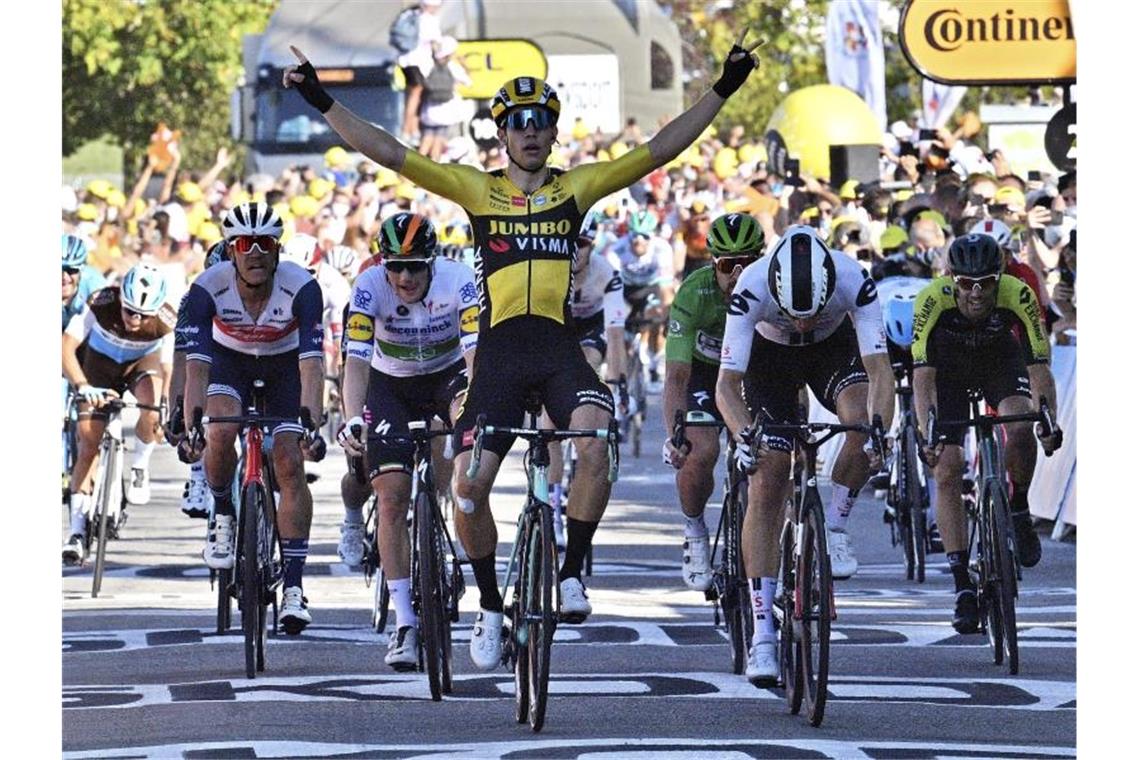 Etappensieger in Privas: Wout Van Aert. Foto: Anne-Christine Poujoulat/Pool AFP/AP/dpa