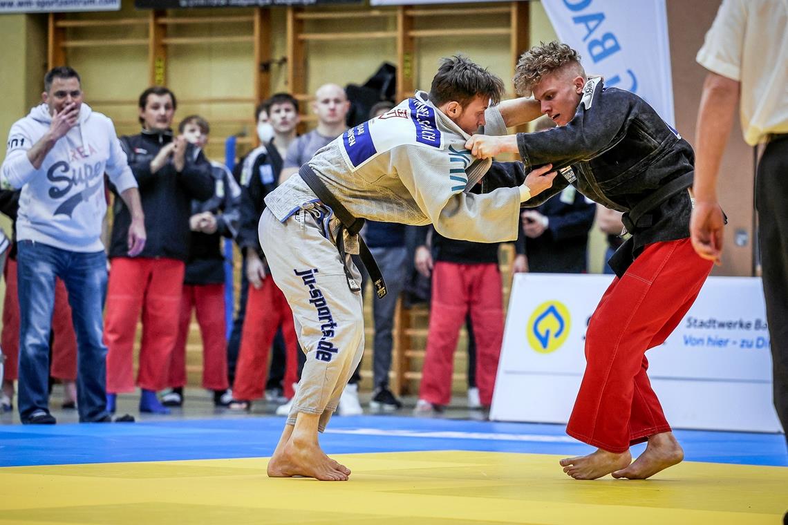 Prestigeträchtige Duelle der Judokas Etienne Zeiger (rechts) strebt mit den Backnanger Judomännern den ersten Bundesliga-Sieg in der Vereinsgeschichte an. Foto: Alexander Becher