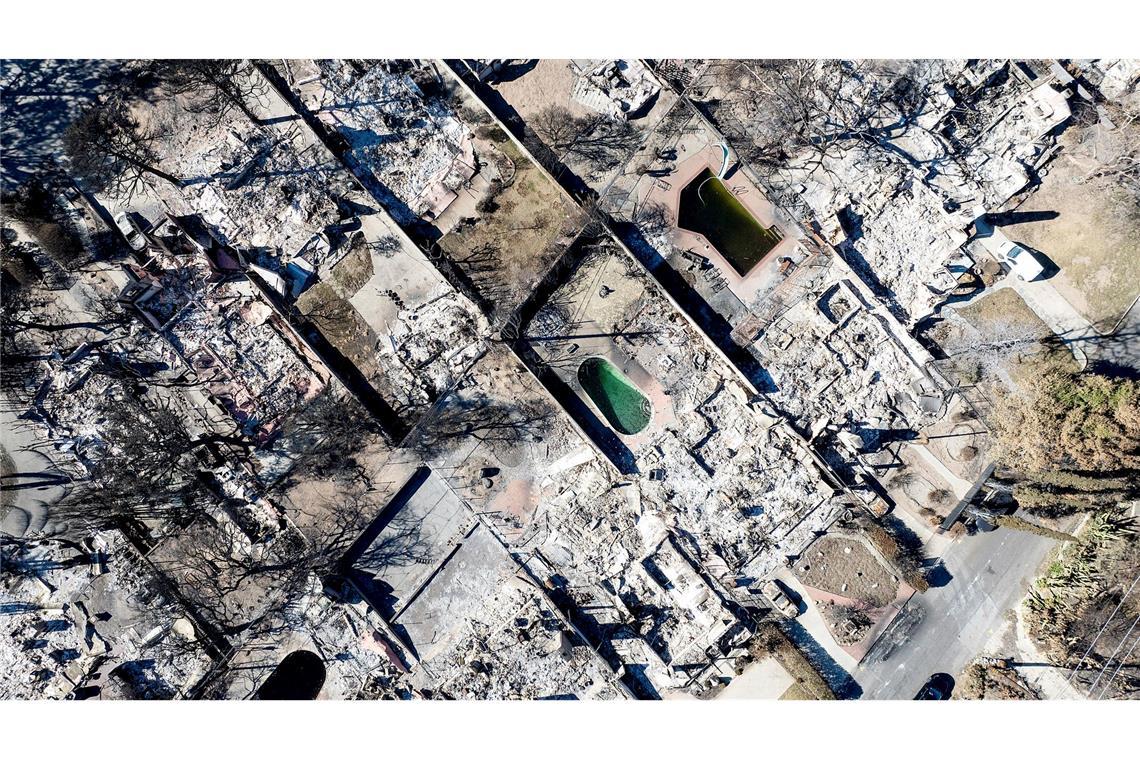 100 Tage nach dem Inferno - ein langer Weg für Los Angeles Etliche Wochen nach den Feuern wurden noch menschliche Überreste gefunden.