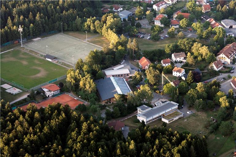 Etwa in der Sporthalle und in der Festhalle in Althütte soll weniger geheizt werden. 