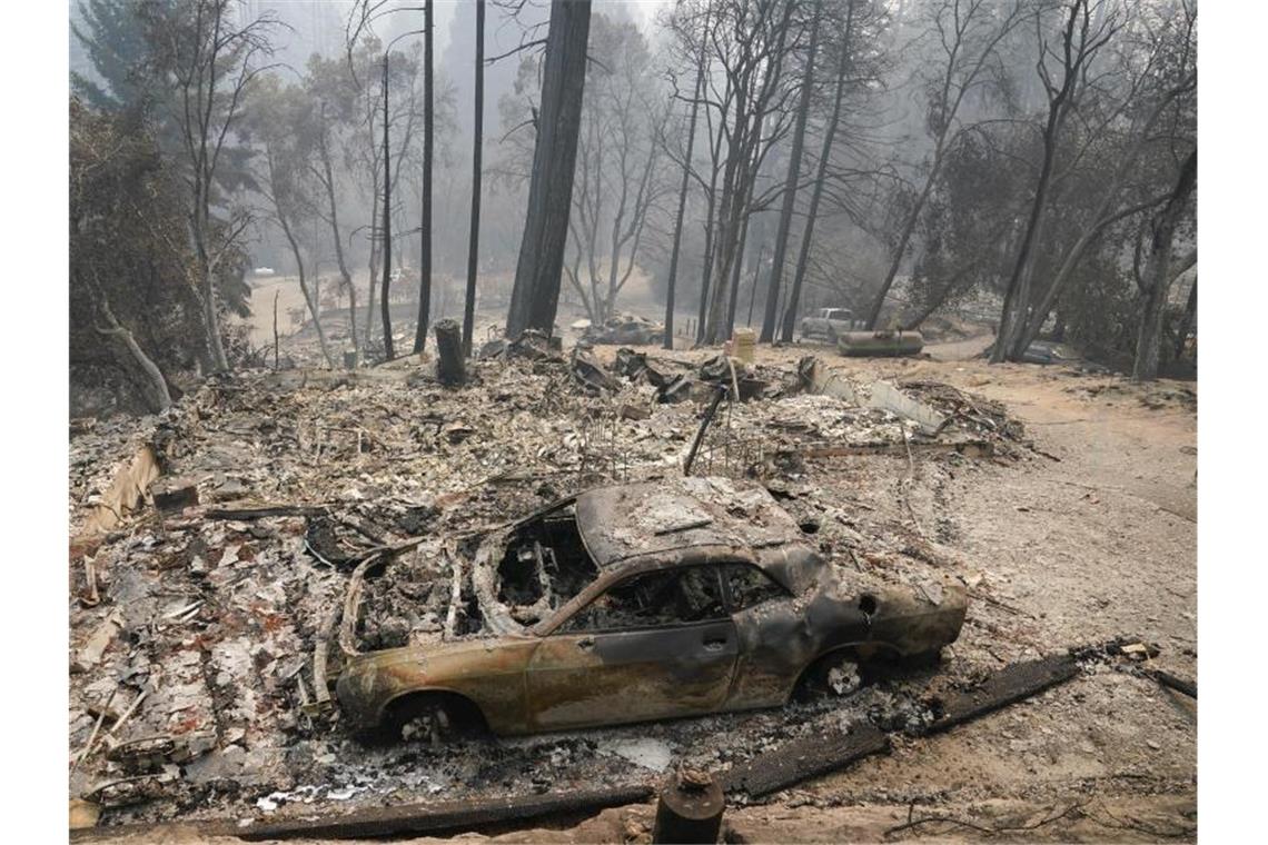 Waldbrände in Kalifornien eingedämmt - Helfer erschöpft