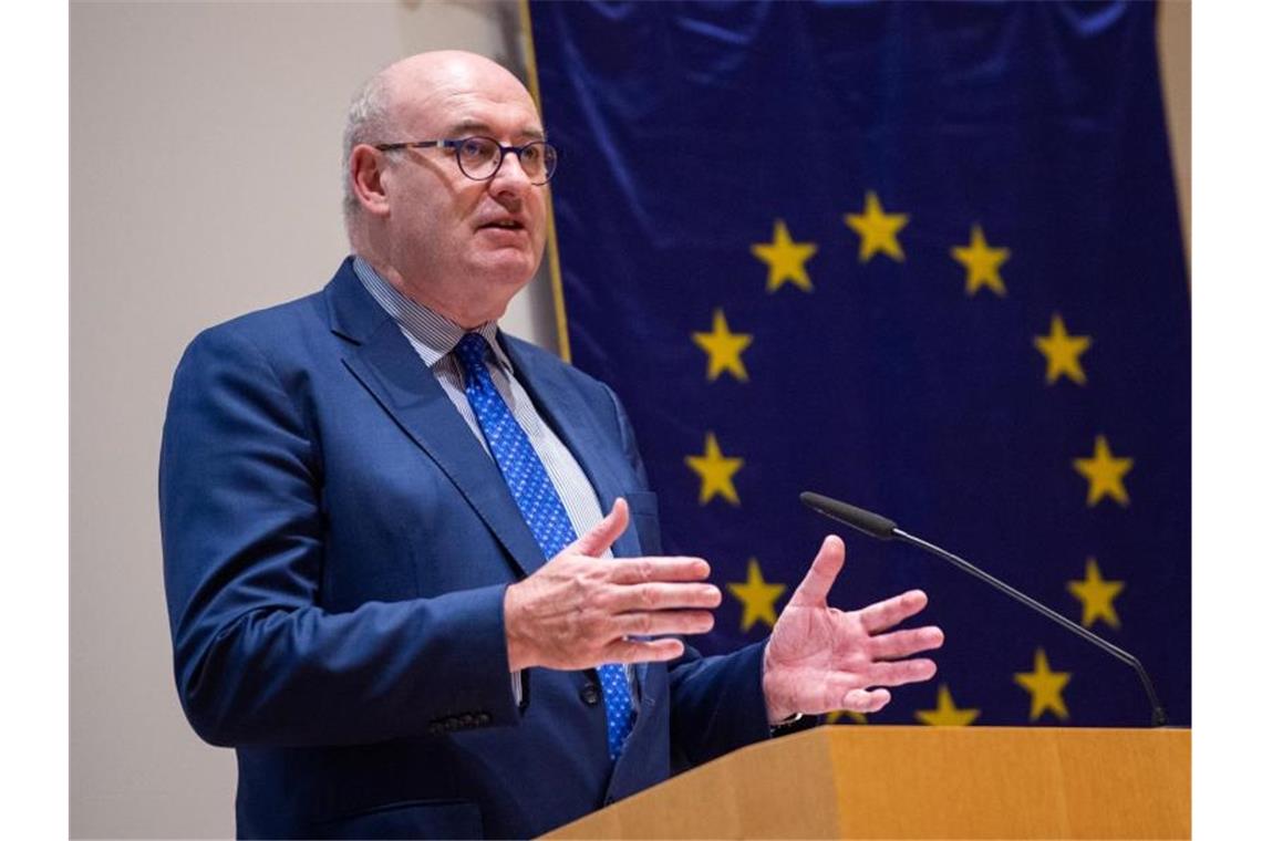 EU-Handelskommissar Phil Hogan ist wegen Verstößen gegen Corona-Regeln zurückgetreten. Foto: Christophe Gateau/dpa