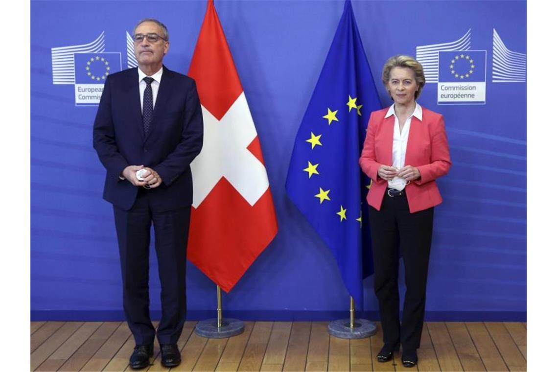 EU-Kommissionspräsidentin Ursula von der Leyen empfängt den Schweizer Bundespräsidenten Guy Parmelin in Brüssel. Foto: Francois Walschaerts/Pool AFP/AP/dpa