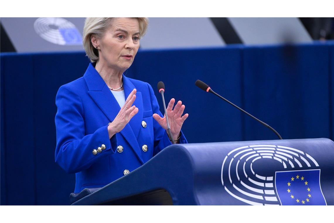 Von der Leyens Kommission übersteht weitere Misstrauensvoten EU-Kommissionspräsidentin Ursula von der Leyen hatte sich bereits im Juli einem Misstrauensvotum stellen müssen. (Archivbild)