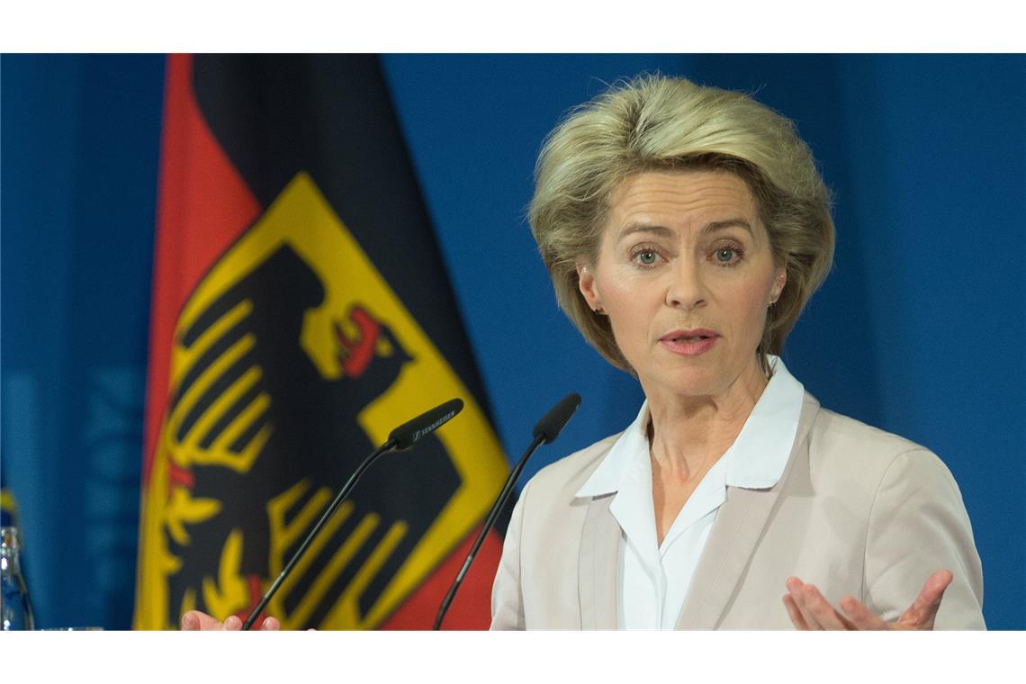 Von der Leyen ruft bei G7-Gipfel zu Russland-Sanktionen auf EU-Kommissionspräsidentin Ursula von der Leyen ruft zu einer Verschärfung der Russland-Sanktionen auf. (Archivbild)