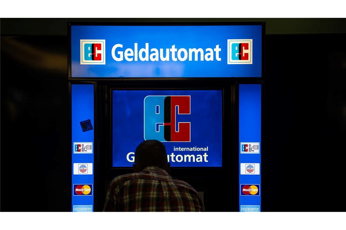 EU-Unterhändler haben sich auf neue Regeln zu Bargeldzugang und gegen Online-Betrug geeinigt. (Symbolbild)