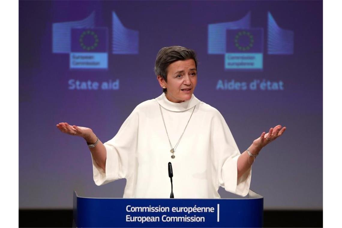 EU-Wettbewerbsregeln gelockert: Höhere Fixkostenhilfe EU-Wettbewerbskommissarin Margrethe Vestager: „Wir versetzen die Mitgliedstaaten somit in die Lage, die Flexibilität der Beihilfevorschriften voll auszuschöpfen, um die Wirtschaft zu stützen.“. Foto: Francisco Seco/AP Pool/AP/dpa