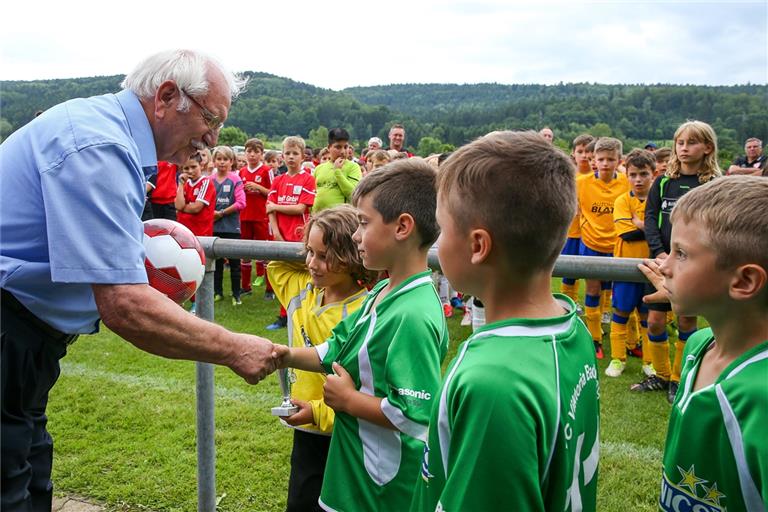 Eugen Holzwarth hatte stets das Interesse des Nachwuchses im Blick. Egal ob als Jugendleiter Oberbrüdens oder des Sportkreises. Foto: A. Becher