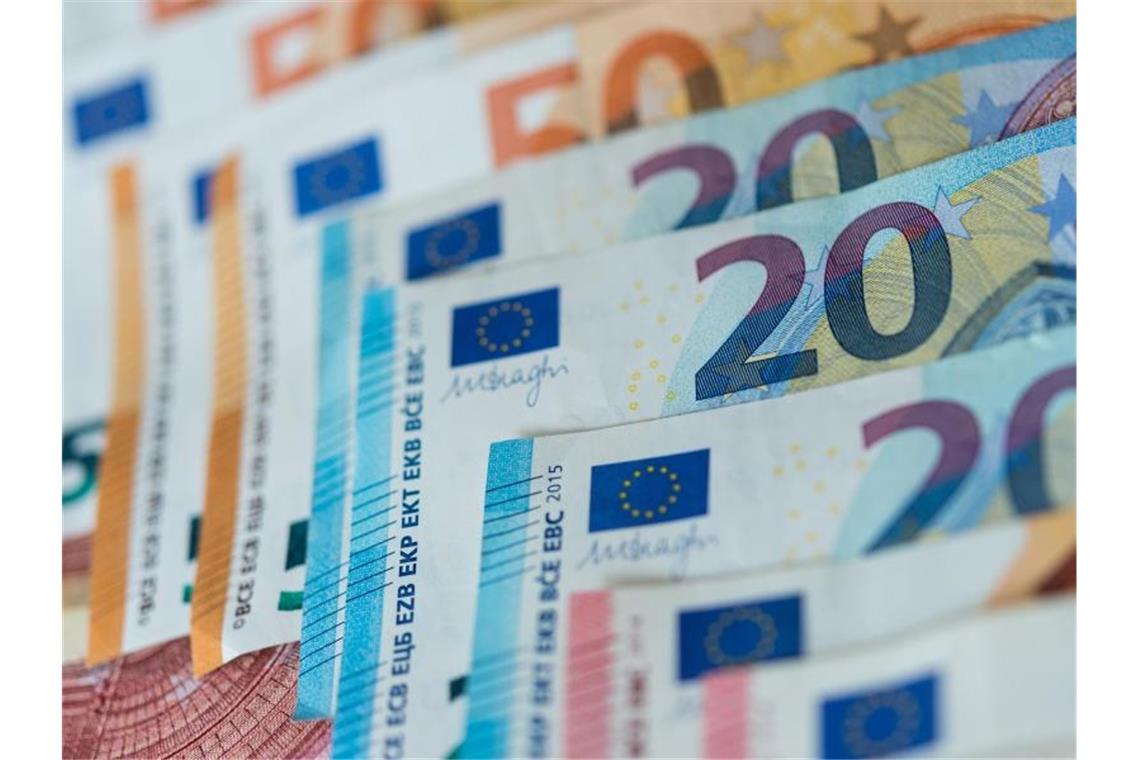 Euro-Bargeld könnte bald durch eine Digitalwährung ergänzt werden. Foto: Monika Skolimowska/dpa-Zentralbild/dpa