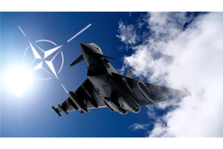 Eurofighter mit dem Nato-Symbol: Das Kampfflugzeug symbolisiert Abschreckung, Einsatzbereitschaft und die sicherheitspolitische Zusammenarbeit innerhalb der Allianz. Das soll auch mit der neuen Atomwaffen-Übung demonstriert werden (Fotomontage).