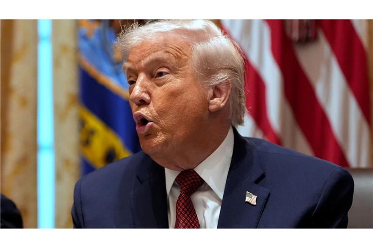 Europa müsse bei vielen Dingen sehr vorsichtig sein, sagte Trump - allerdings ohne Erklärung.