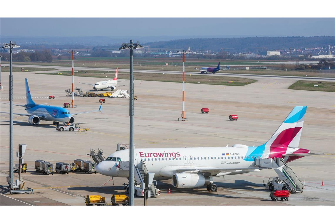 Eurowings-Maschine am Flughafen Stuttgart (STR).