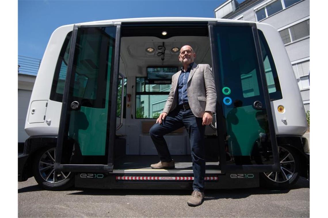 Shuttle für autonomes Fahren erstmals im Realverkehr "EVA-Shuttle". Foto: Marijan Murat/dpa/Archivbild