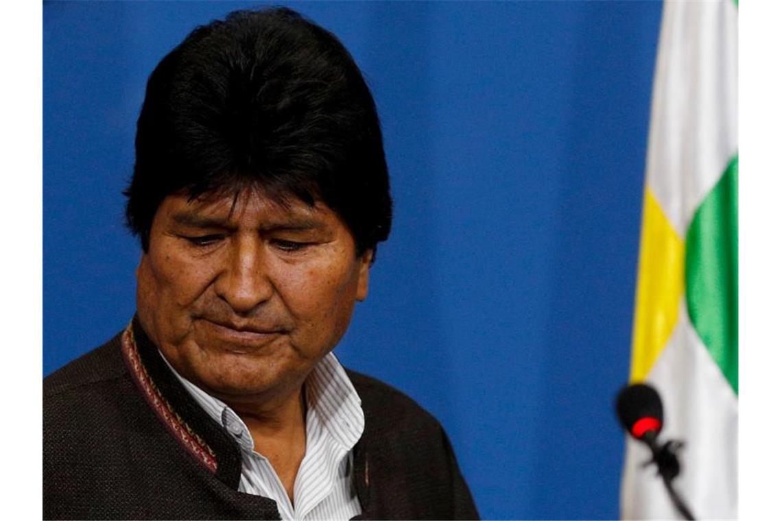 Boliviens Ex-Präsident Morales soll in Mexiko Asyl erhalten Evo Morales am Sonntag während einer Pressekonferenz in La Paz. Foto: Juan Karita/AP/dpa