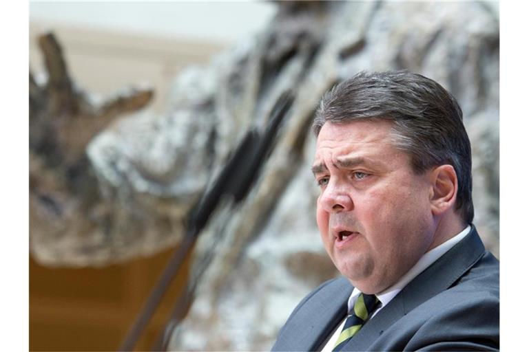 Ex-SPD-Chef Sigmar Gabriel sieht in von der Leyens EU-Kandidatur einen Grund für seine Partei, die Regierung zu verlassen. Foto: Maurizio Gambarini