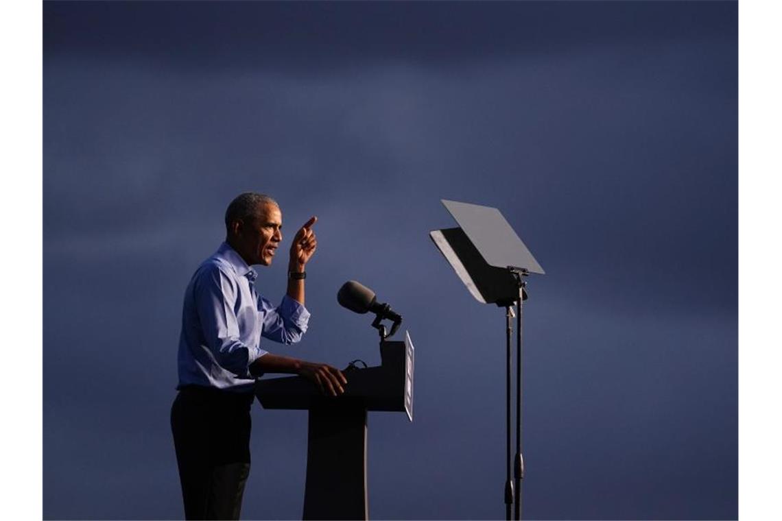 Obama greift Trump an: „Inkompetenz“ im Kampf gegen Pandemie Ex-US-Prsäident Barack Obama greift seinen Nachfolger Donald Trump mit scharfer Kritik an dessen Corona-Politik an. Foto: Matt Slocum/AP/dpa