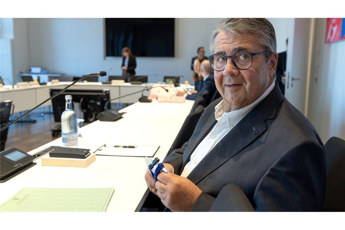 Ex-Wirtschaftsminister Sigmar Gabriel sagte vor dem Untersuchungsausschusses zur Stiftung Klima- und Umweltschutz MV in Schwerin aus.